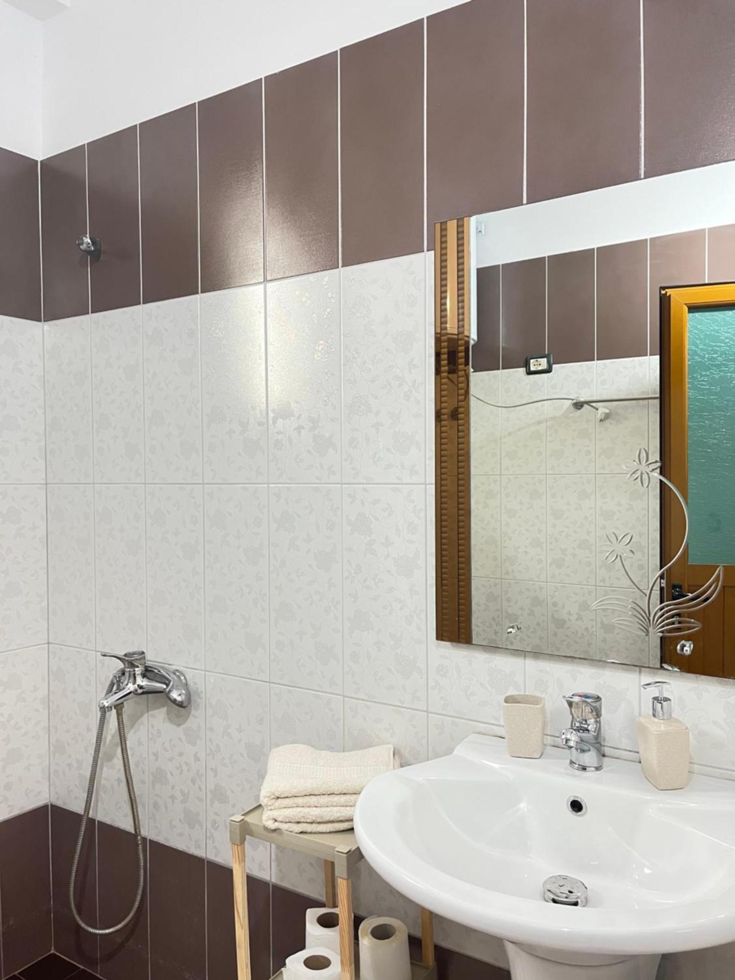 Vlorë Blossom Apartments מראה חיצוני תמונה
